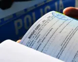 Dokument mandatu karnego, na którym widnieje informacja o tym, ile punktów karnych można otrzymać.