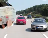 Mandat karny za jazdę lewym pasem na autostradzie. Kierowca trzyma dokument i dowód osobisty.