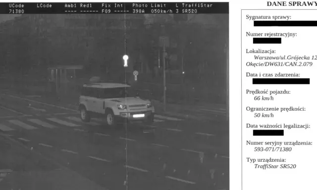 Biały Land Rover Defender przekracza pasy na ul. Grójeckiej w Warszawie z prędkością 66 km/h przy ograniczeniu do 50 km/h. Zastanawiasz się, po jakim czasie przychodzi mandat z fotoradaru?